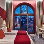 Ξενοδοχείο Grand Casino & 5*